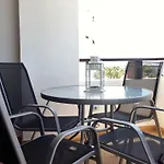 Ohmyhost360 - Sunny Holidays Apartman