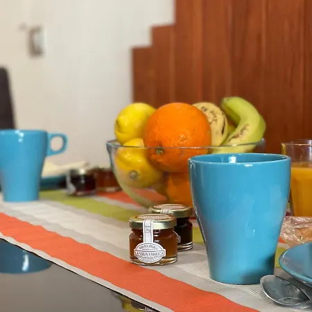 Ohmyhost360 - Sunny Holidays Apartman