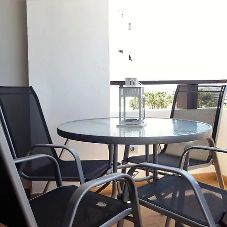 Ohmyhost360 - Sunny Holidays Apartment