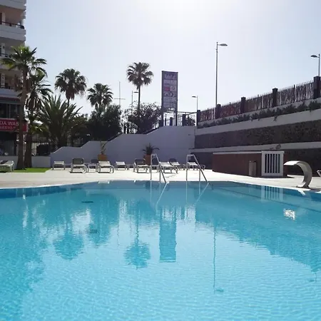 Ohmyhost360 - Sunny Holidays Апартаменти *