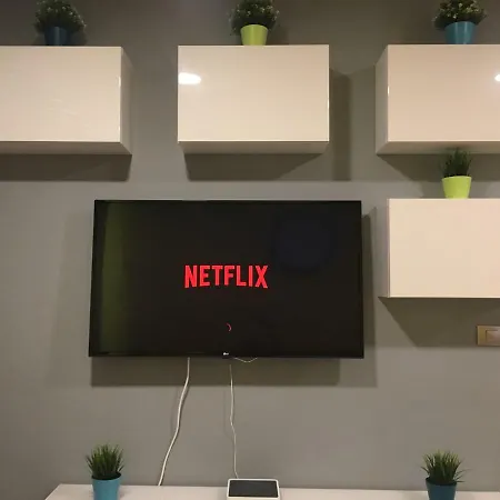 Ohmyhost360 - Sunny Holidays Апартаменти *